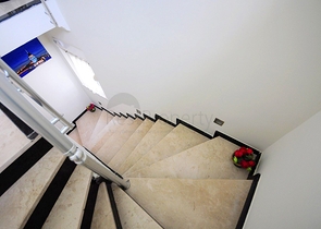 Вилла 3+1 с мебелью в самом центре города Кемера