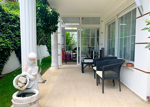 Вилла 3+1 с мебелью в самом центре города Кемера