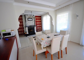 Вилла 3+1 с мебелью в самом центре города Кемера