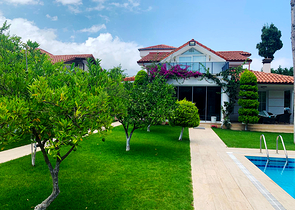 Вилла 3+1 с мебелью в самом центре города Кемера