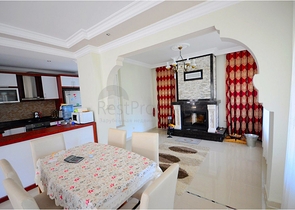 Вилла 3+1 с мебелью в самом центре города Кемера