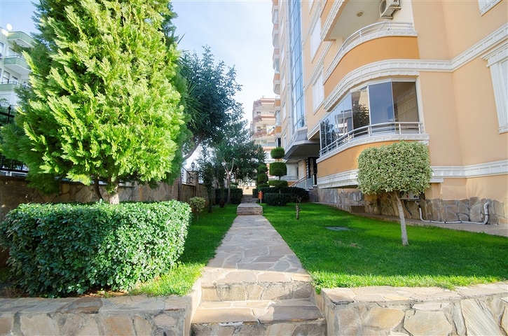 Трёхкомнатная квартира с видом на пляж Клеопатры