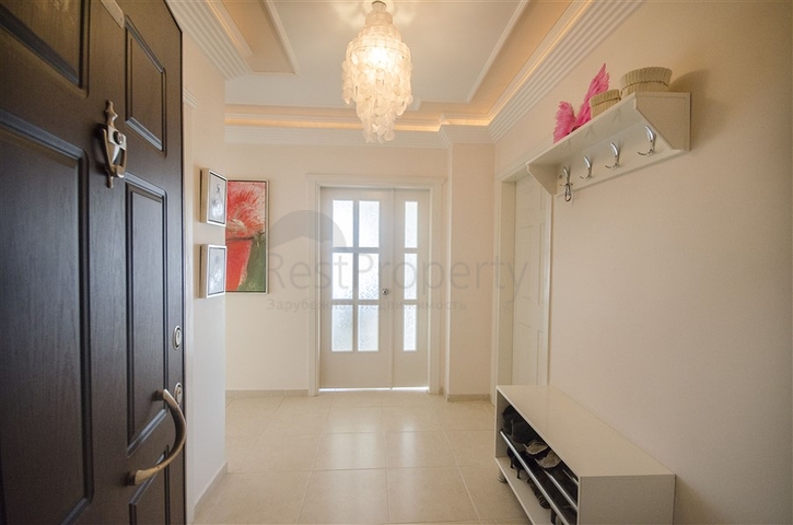 Трёхкомнатная квартира с видом на пляж Клеопатры