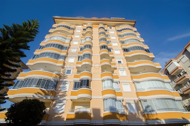 Трёхкомнатная квартира с видом на пляж Клеопатры