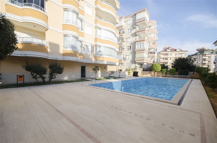 Трёхкомнатная квартира с видом на пляж Клеопатры