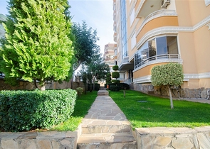 Трёхкомнатная квартира с видом на пляж Клеопатры