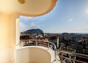 Трёхкомнатная квартира с видом на пляж Клеопатры