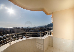 Трёхкомнатная квартира с видом на пляж Клеопатры