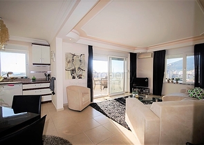 Трёхкомнатная квартира с видом на пляж Клеопатры