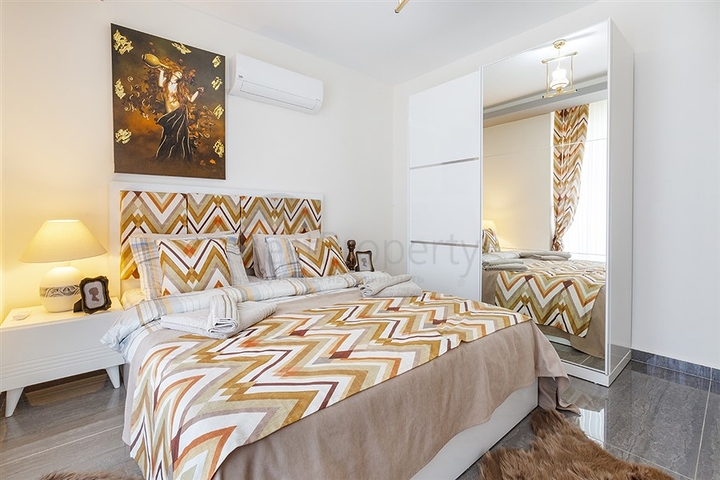 Меблированная двухкомнатная квартира в Махмутларе