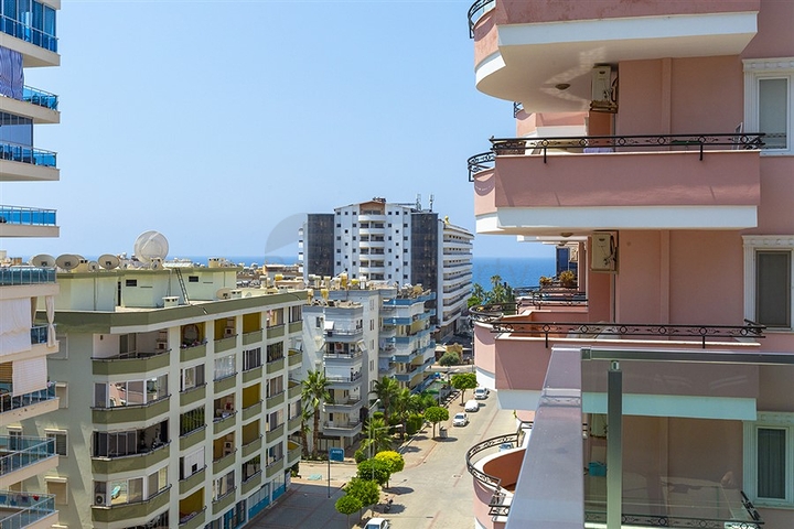 Меблированная двухкомнатная квартира в Махмутларе