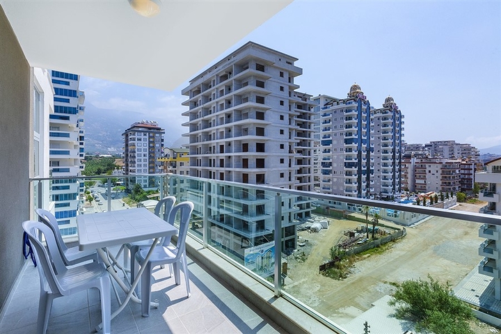 Меблированная двухкомнатная квартира в Махмутларе