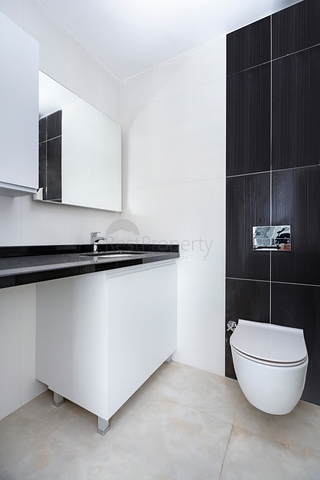 Апартаменты планировкой 2+1 в комплексе на первой береговой линии в Махмутлар