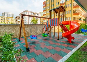 Апартаменты планировкой 2+1 в комплексе на первой береговой линии в Махмутлар