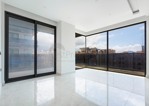 Апартаменты планировкой 2+1 в комплексе на первой береговой линии в Махмутлар