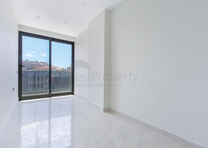 Апартаменты планировкой 2+1 в комплексе на первой береговой линии в Махмутлар