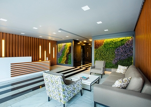 Апартаменты планировкой 2+1 в комплексе на первой береговой линии в Махмутлар