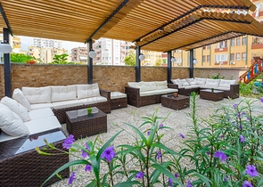 Апартаменты планировкой 2+1 в комплексе на первой береговой линии в Махмутлар