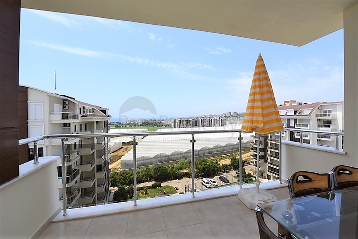 Пентхаус 3+1 для большой семьи в районе Авсаллар, Алания