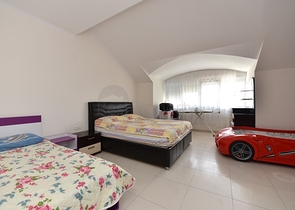 Пентхаус 3+1 для большой семьи в районе Авсаллар, Алания