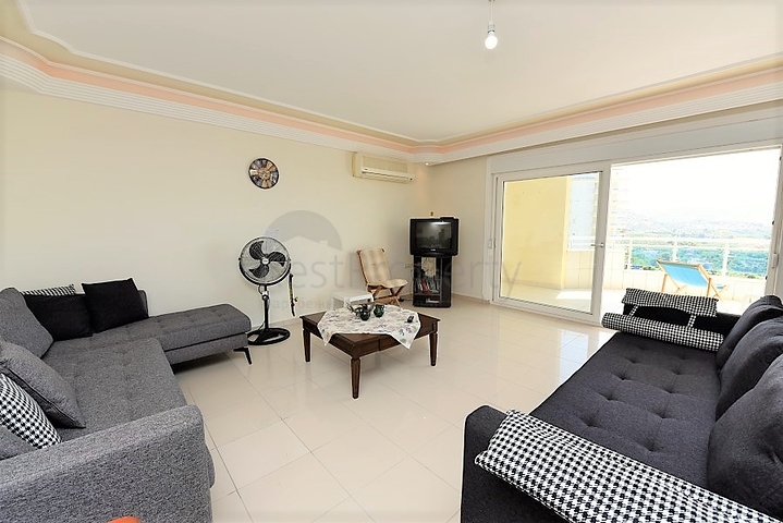 Просторная трёхкомнатная квартира в районе Махмутлар