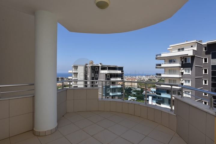 Просторная трёхкомнатная квартира в районе Махмутлар