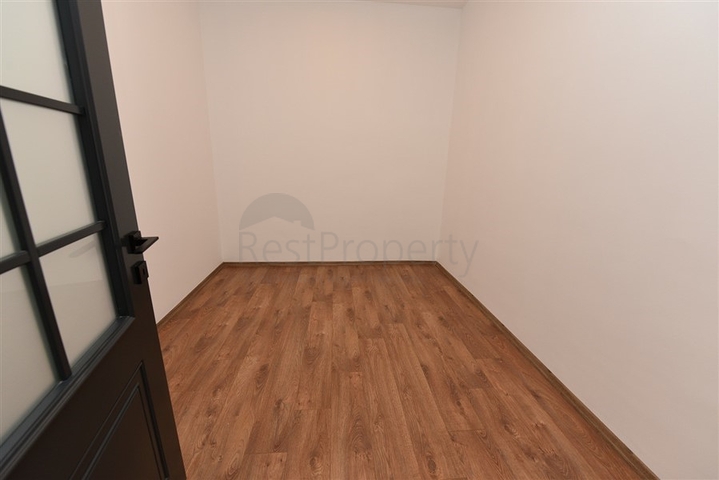 Просторный пентхаус с красивым видом в центре Аланьи