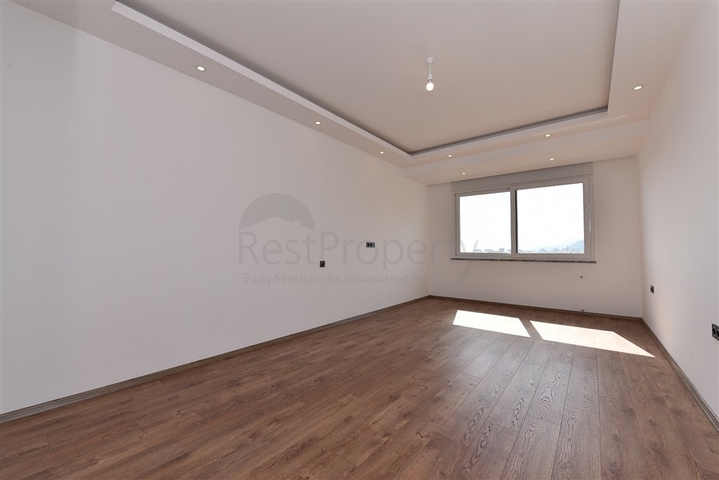 Просторный пентхаус с красивым видом в центре Аланьи