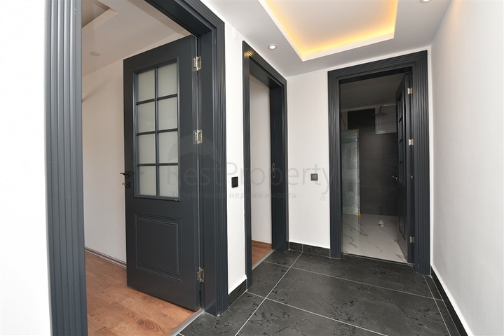 Просторный пентхаус с красивым видом в центре Аланьи