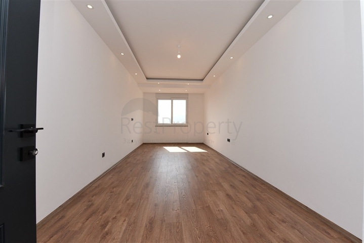 Просторный пентхаус с красивым видом в центре Аланьи