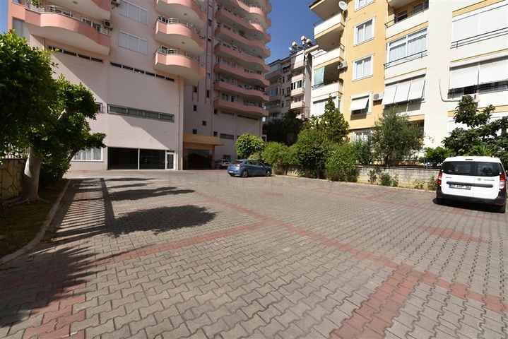 Просторный пентхаус с красивым видом в центре Аланьи