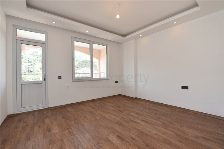 Просторный пентхаус с красивым видом в центре Аланьи