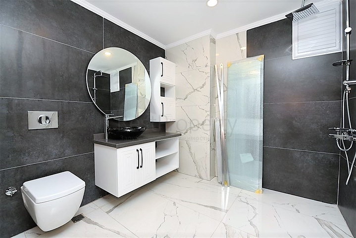 Просторный пентхаус с красивым видом в центре Аланьи