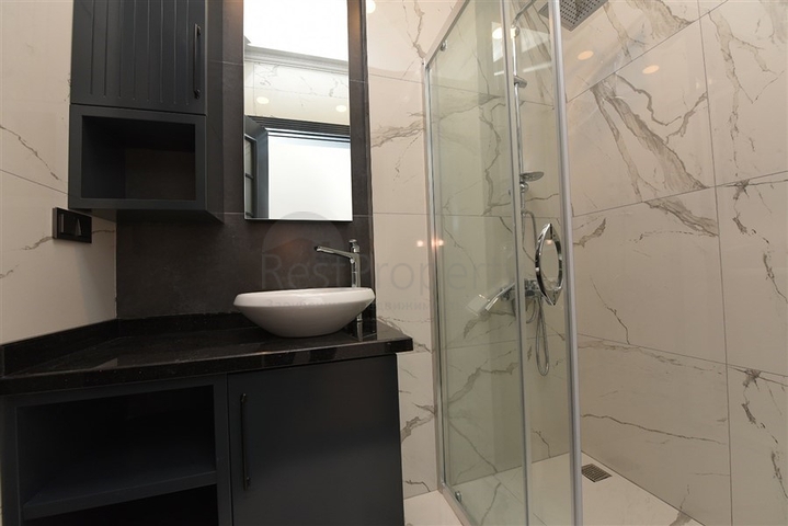 Просторный пентхаус с красивым видом в центре Аланьи