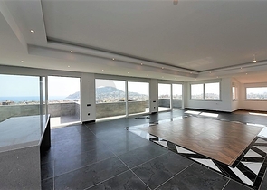 Просторный пентхаус с красивым видом в центре Аланьи