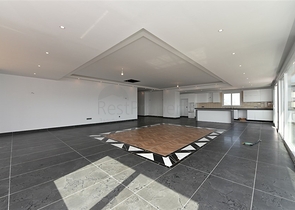 Просторный пентхаус с красивым видом в центре Аланьи