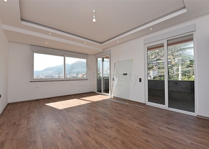 Просторный пентхаус с красивым видом в центре Аланьи