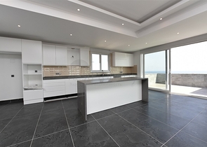 Просторный пентхаус с красивым видом в центре Аланьи