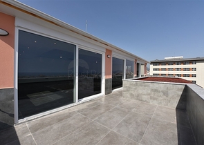 Просторный пентхаус с красивым видом в центре Аланьи