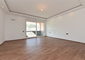 Просторный пентхаус с красивым видом в центре Аланьи