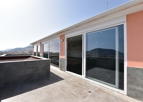 Просторный пентхаус с красивым видом в центре Аланьи