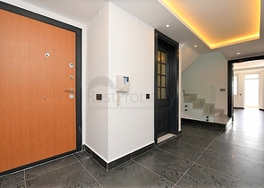 Просторный пентхаус с красивым видом в центре Аланьи