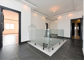 Просторный пентхаус с красивым видом в центре Аланьи