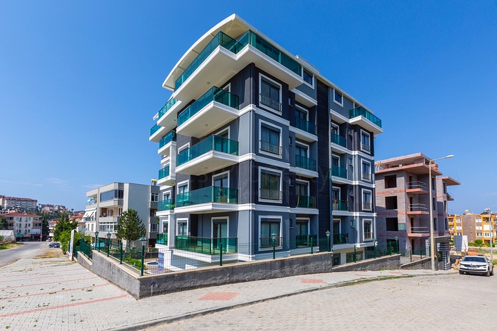 Меблированная двухкомнатная квартира в Авсалларе