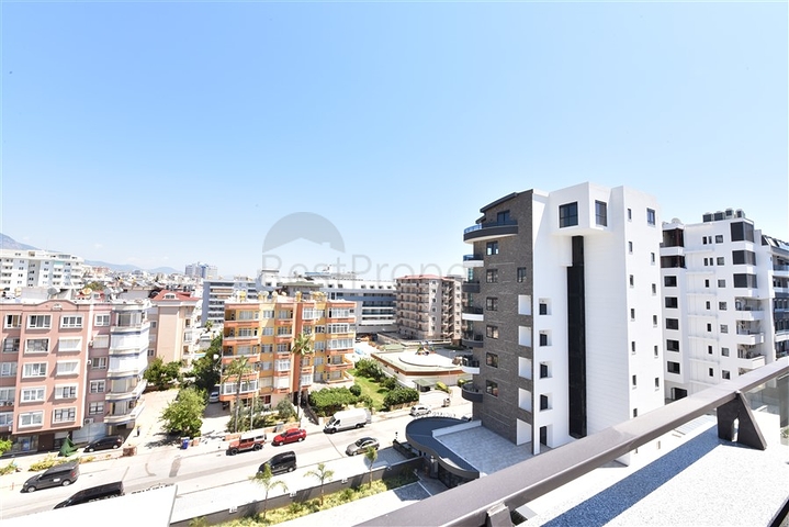 Меблированный пентхаус в районе Оба.