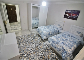 Трехкомнатная квартира с красивой мебелью в районе Махмутларе 