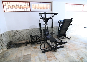 Трехкомнатная квартира с красивой мебелью в районе Махмутларе 