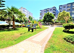 Трехкомнатная квартира с видом на море и горы в районе Махмутлар, Алания