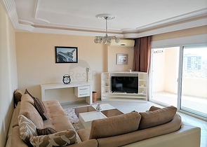 Трехкомнатная квартира с видом на море и горы в районе Махмутлар, Алания