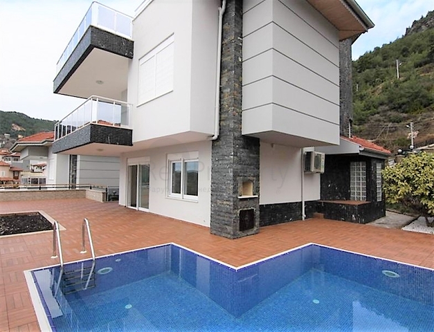 Вилла с панорамным видом в центре Аланьи